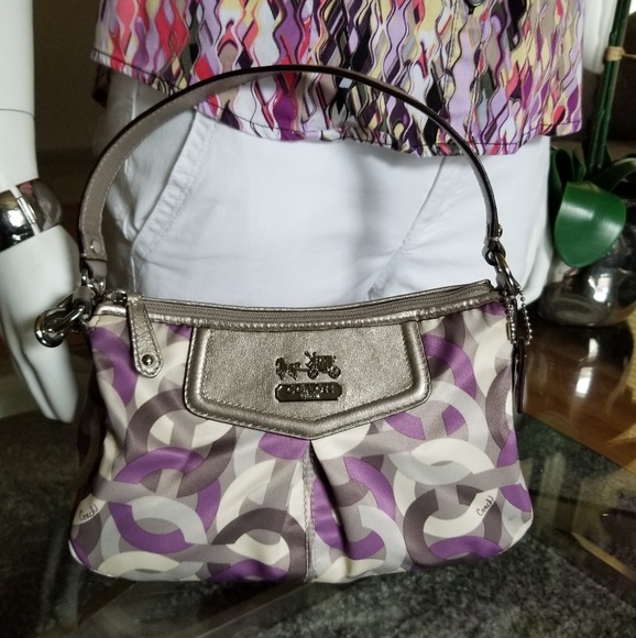 Coach Handbags - Cute COACH Signature Small Purse.